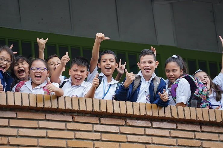 2.200 niños y jóvenes vallecaucanos que nunca habían ido al colegio, ya hacen parte de la matrícula de 2023