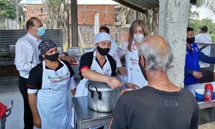 La solidaridad del Valle Invencible llega a 650 bugueños que reciben comida caliente en los comedores comunitarios