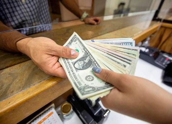 Se desvaloriza el dólar en Colombia: En ocho meses ha caído mil pesos