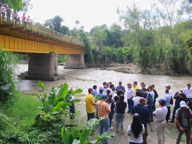 Habilitado el puente de Barragán que comunica al Valle con el Quindío