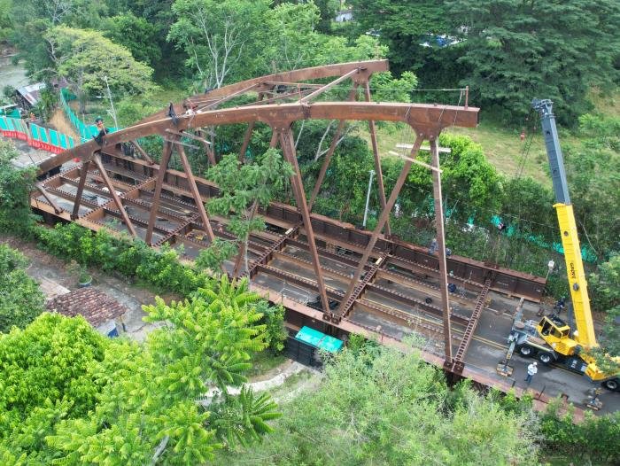 Gobernadora Clara Luz Roldán visitará los avances de las obras en el puente de El Alambrado