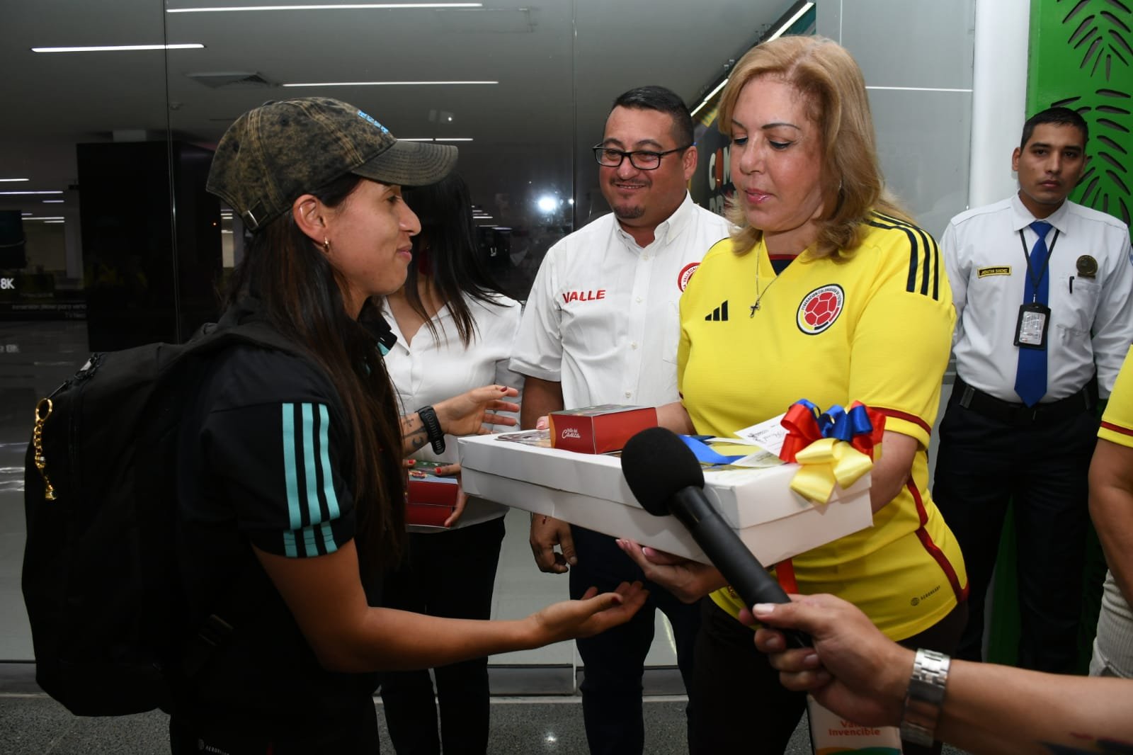 Entre aplausos y alegría, el Valle recibió a las ‘Chicas Súper poderosas’