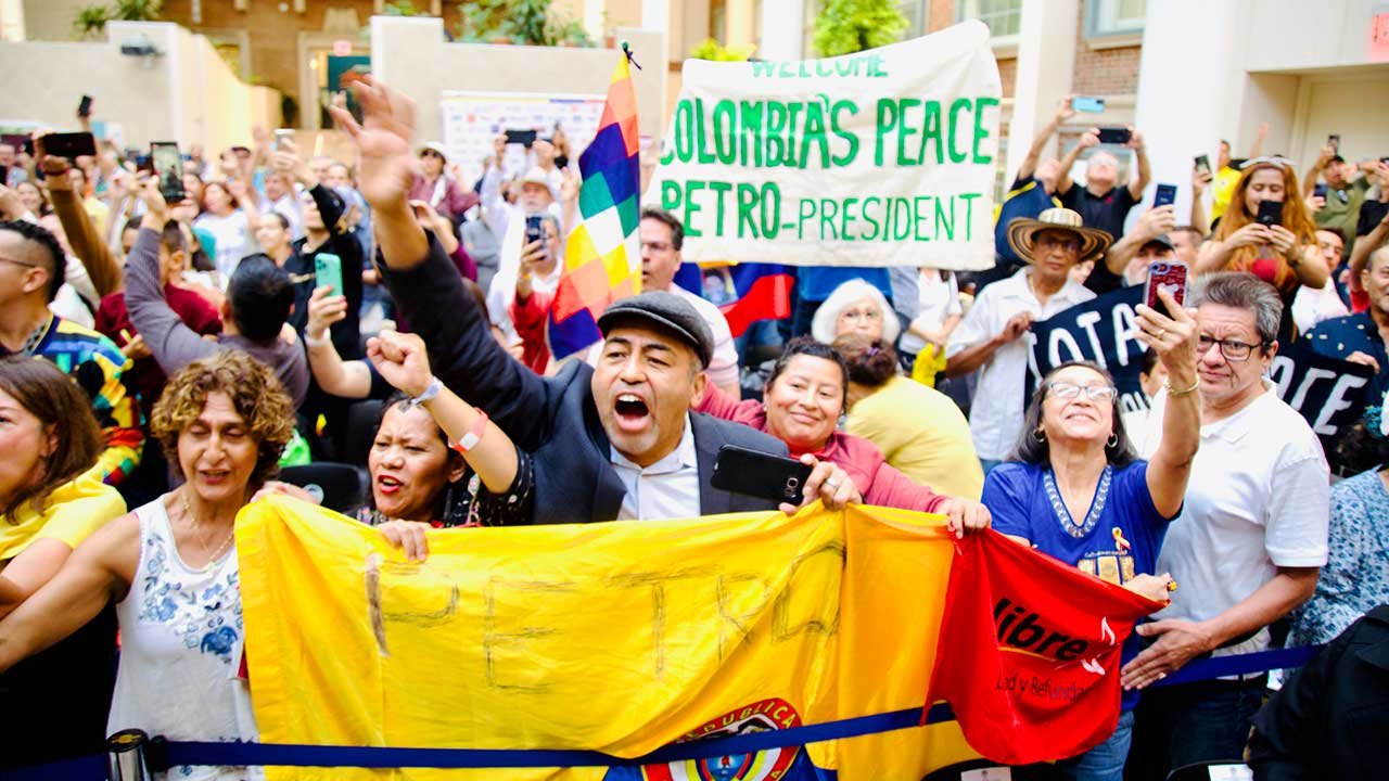 Con jubiló recibieron al presidente Petro en Queens NY