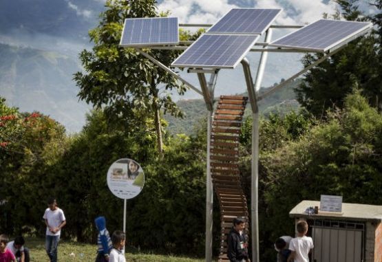 52 Escuelas Rurales del Valle Brillarán con Paneles Solares