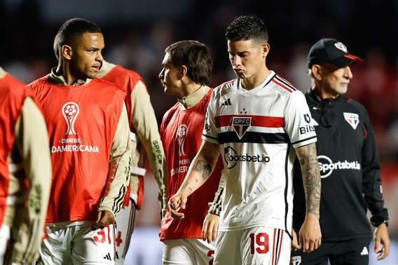 James Rodríguez falla un penal decisivo en la eliminación de Sao Paulo