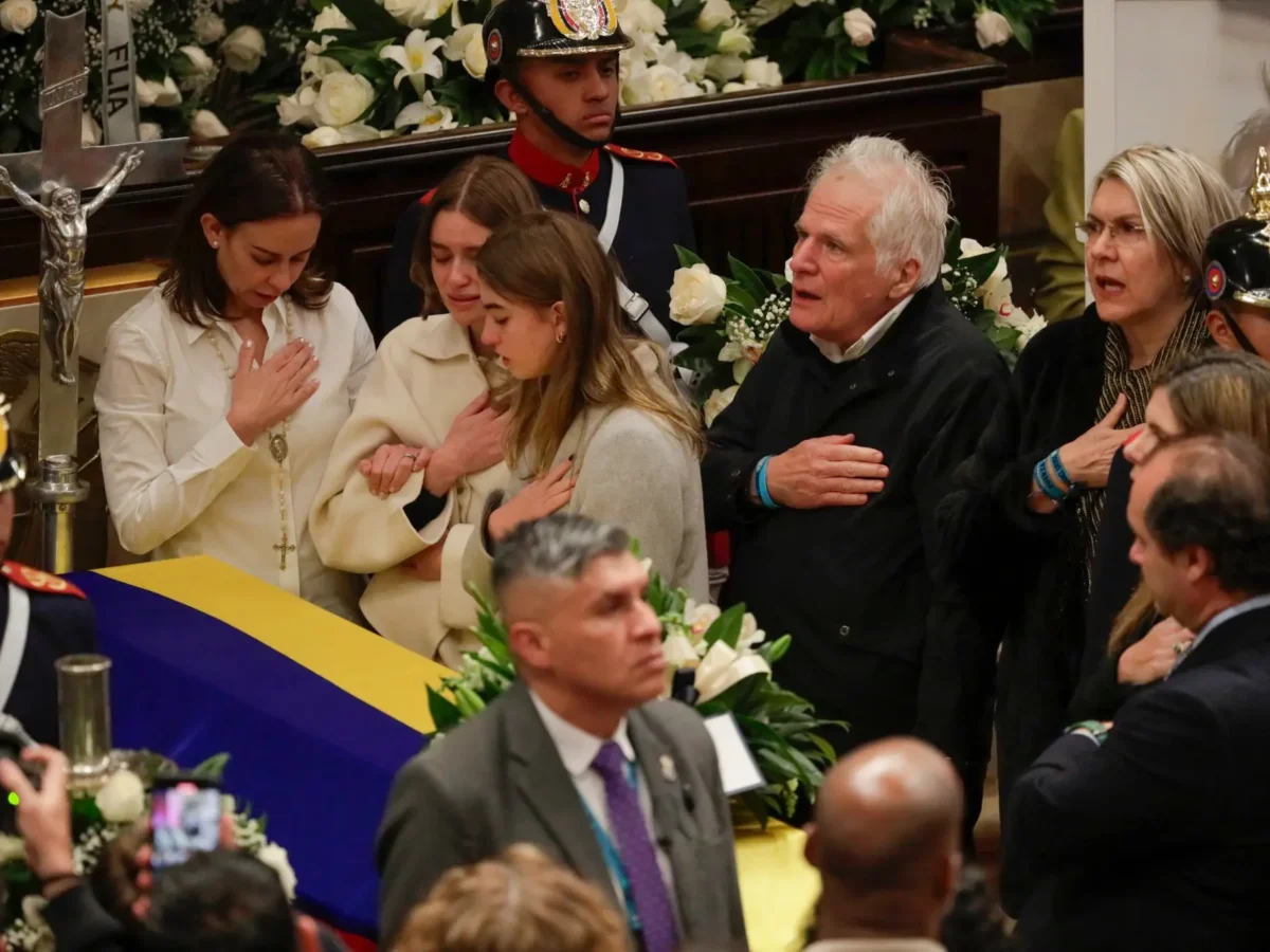 El último adiós, así fue el primer día de velación de Miguel Uribe