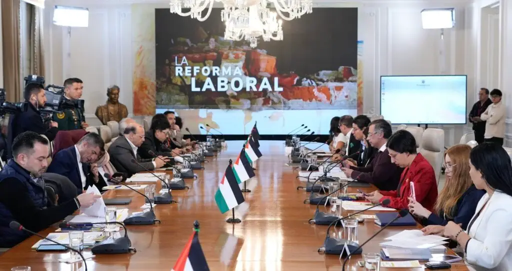 Gustavo Petro en el consejo de ministros 