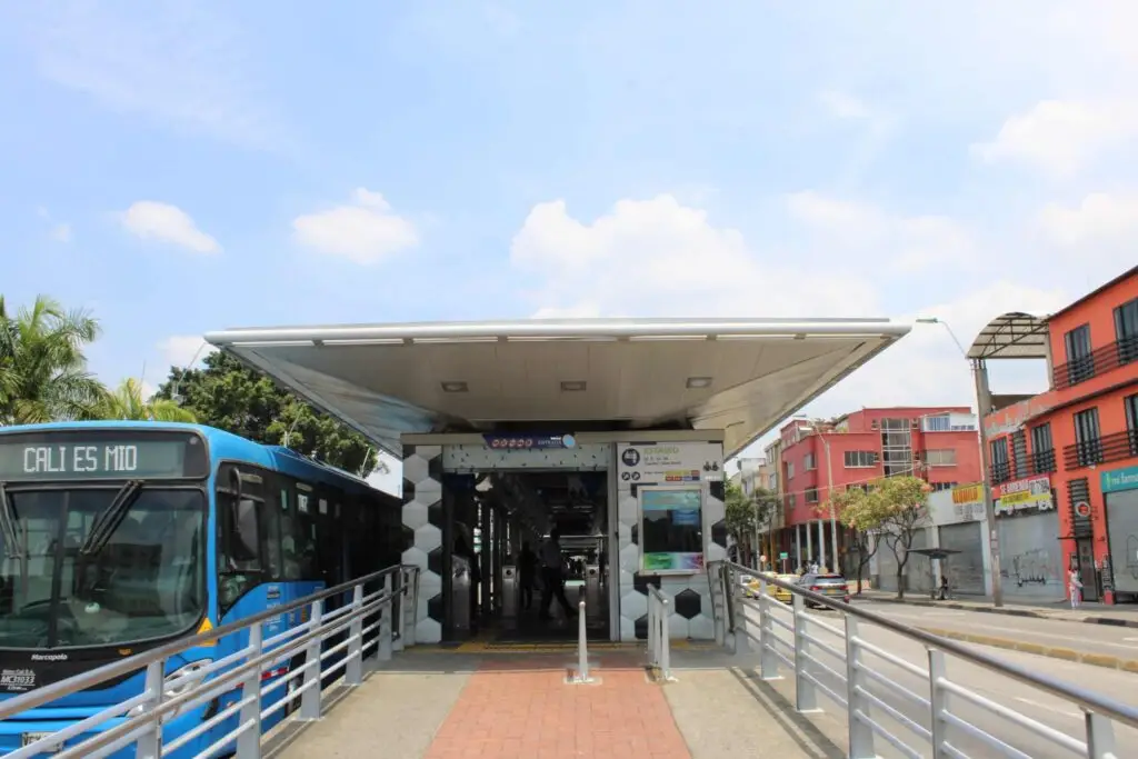 200.000 millones para renovar buses del MIO en Cali