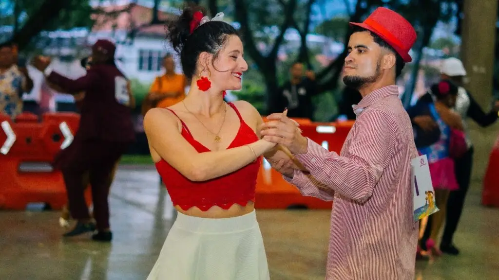 ¡Con sabor a Cali! Más de 100 parejas lucharon por un cupo en el Salsódromo 2025