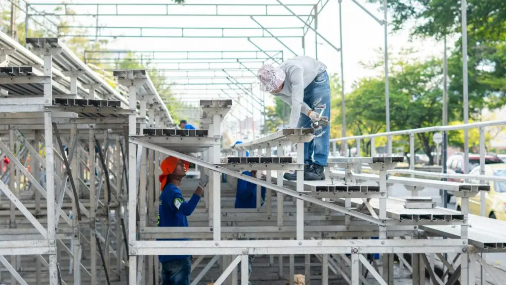 Así se prepara Cali para la Feria: graderías listas para 13.000 espectadores