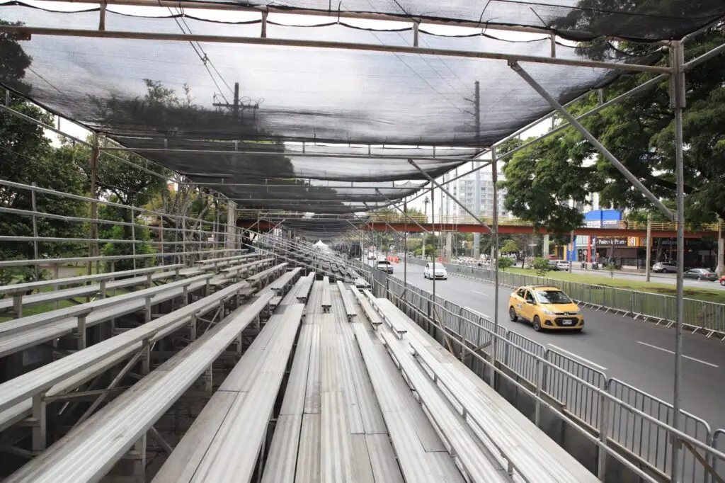 Cali se alista para la Feria 2025: montaje del Salsódromo y desfiles en fase final