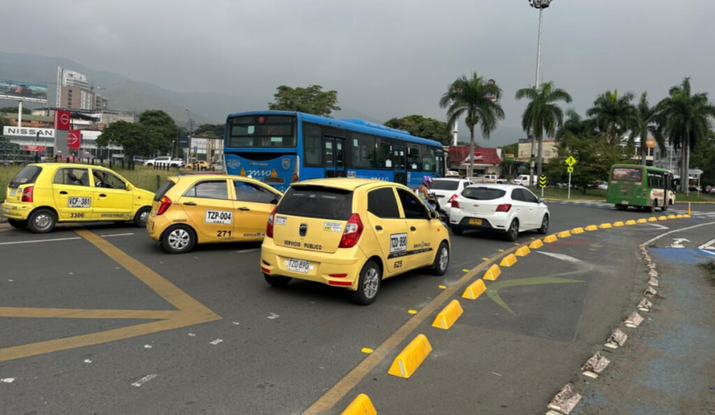 Secretaría de Movilidad aclara instalación de taches en Cali tras anuncio de la Personería. Foto: CW+