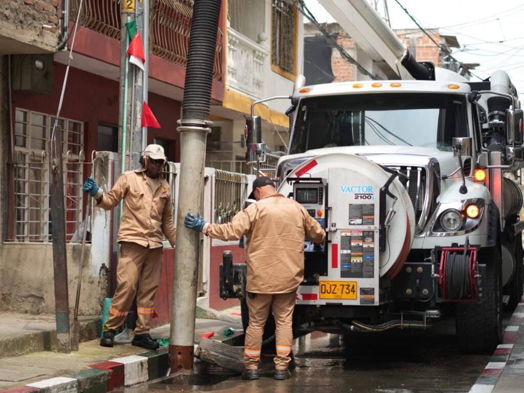 Limpieza preventiva. Foto: Emcali