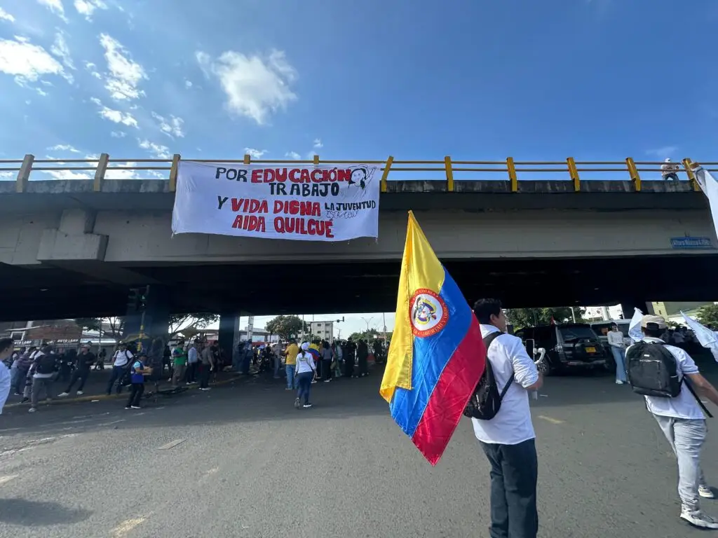 Ciudadanos y sindicatos marchan en Cali este 1 de mayo. Foto: CW+