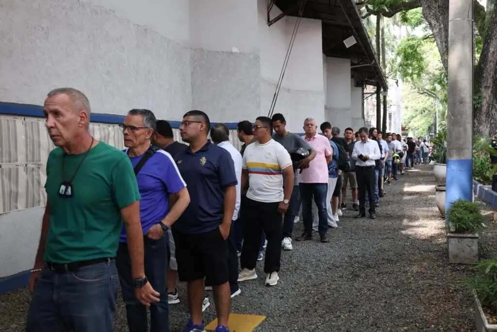 largas filas y participación marcan la jornada electoral en Cali