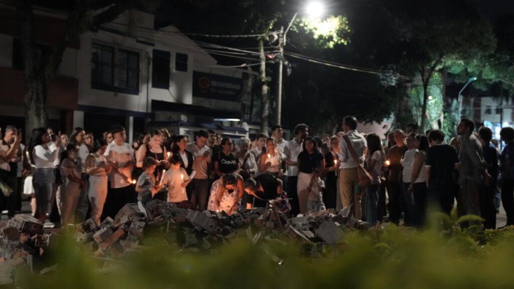 Emotiva velatón en Cuarto de Legua. Foto: Alcaldía de Cali