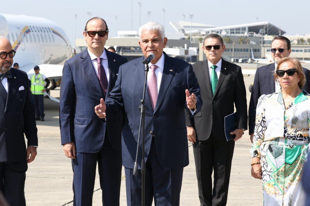 Presidente de Panamá, José Raúl Mulino en Cali. Foto: Alcaldía de Cali