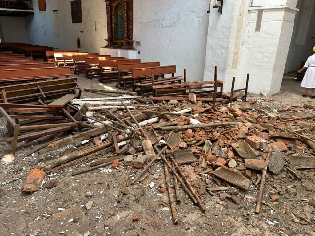 El equipo de CW+ visitó la iglesia tras el terremoto de 7,4. Foto: CW+ Noticias