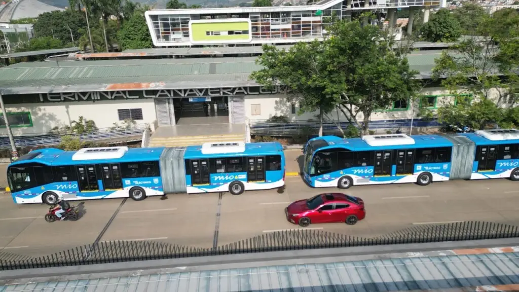 Cali estrena buses del MIO. Foto: Metro Cali