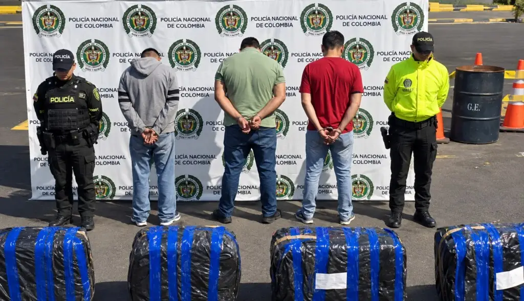 Cayeron 3 hombres con 1,7 toneladas de marihuana en la vía a Palmira