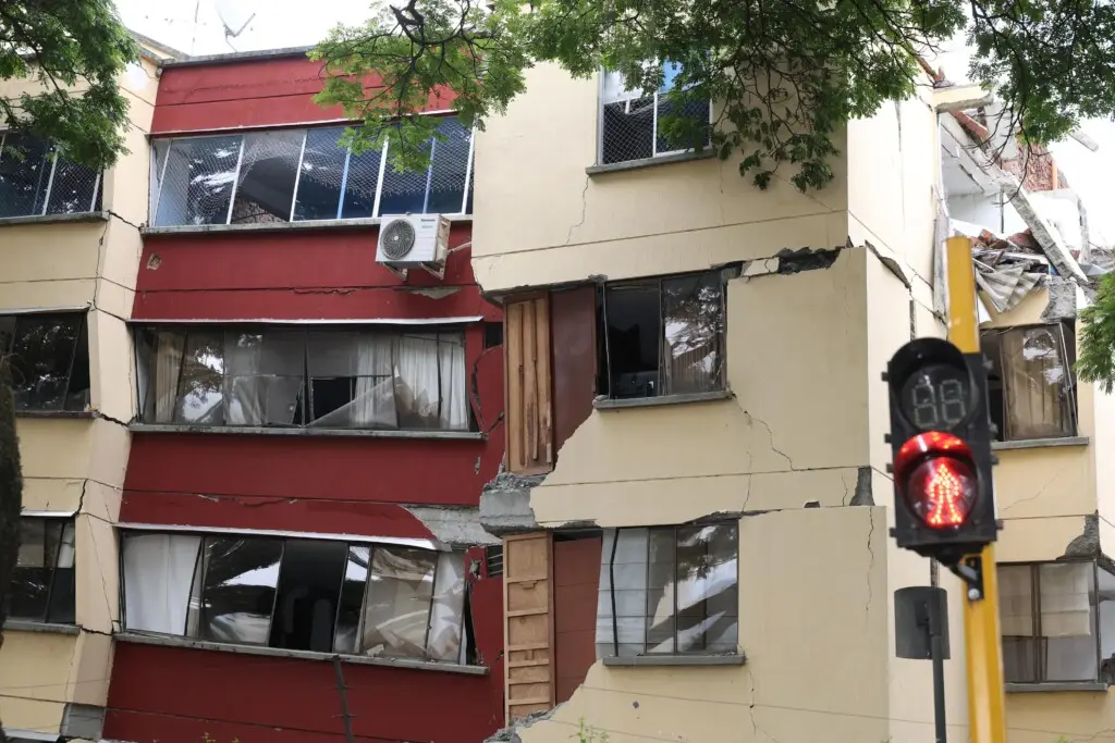 Inicia demolición del Conjunto Guadalupe y Motel Molino Rojo. Foto: Alcaldía de Cali