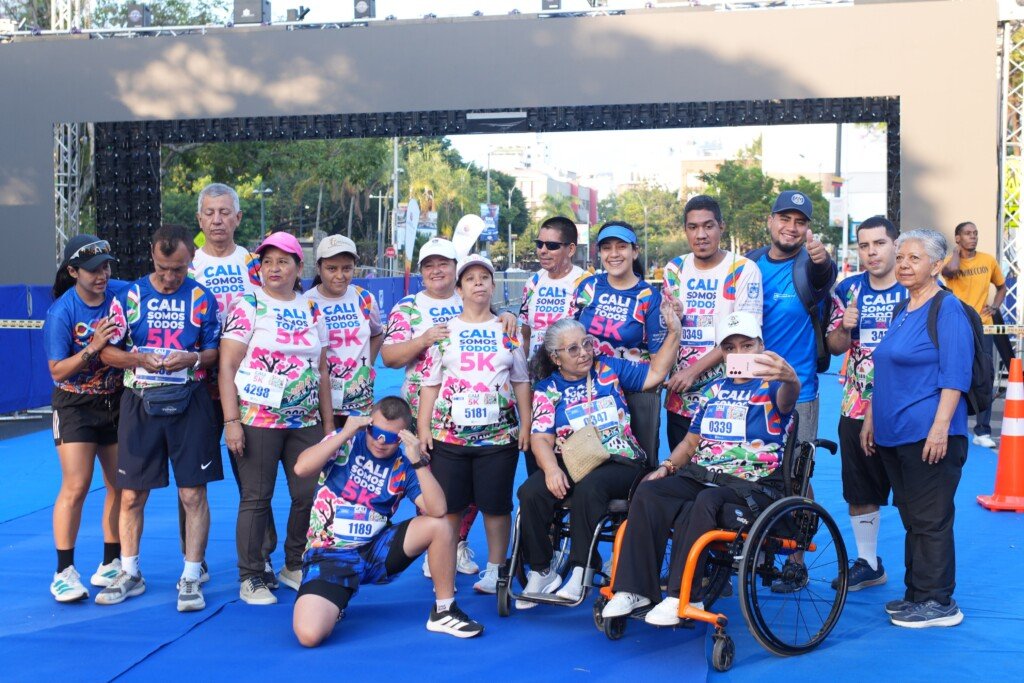 Unos 7.000 caleños corrieron la 5K en homenaje a víctimas del sismo. Foto: Alcaldía de Cali